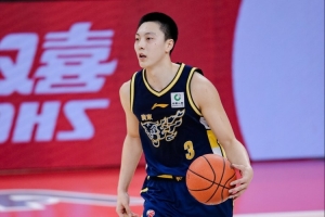 宏远备战体测 胡明轩等免测