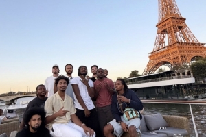 巴雷特巴黎之旅：购物&埃菲尔铁塔探秘，法语翻译成NBA风尚标