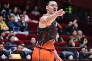 狂飙！斯蒂尔加盟苏科雄狮，NBL战场再掀风云