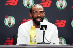 全网热议！康利能否成就20年NBA生涯，球迷呼吁名人堂考虑