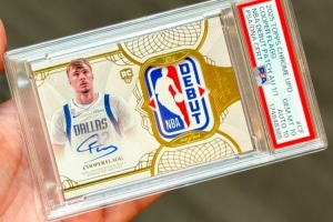 判罚引热议！弗拉格首秀球衣补丁拍出天价，NBA球星卡市场再掀波澜