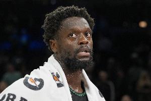 篮球场上的青春活力与老将智慧碰撞！篮网新生代对老将兰德尔的影响显著