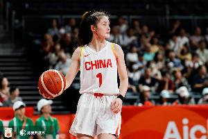 三分荒！中国女篮外线哑火，王思雨10投1中，数据惨淡