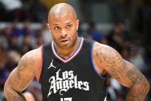 全网热议！塔克谈NBA82场常规赛：梦想之旅，球迷为之沸腾