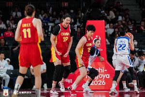 年轻新星崛起，老将陈明伶助力中国女篮铜牌争夺：张子宇与陈明伶的较量