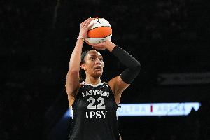 16分钟13中10！威尔逊狂轰21分，正负值+23，WNBA数据狂飙